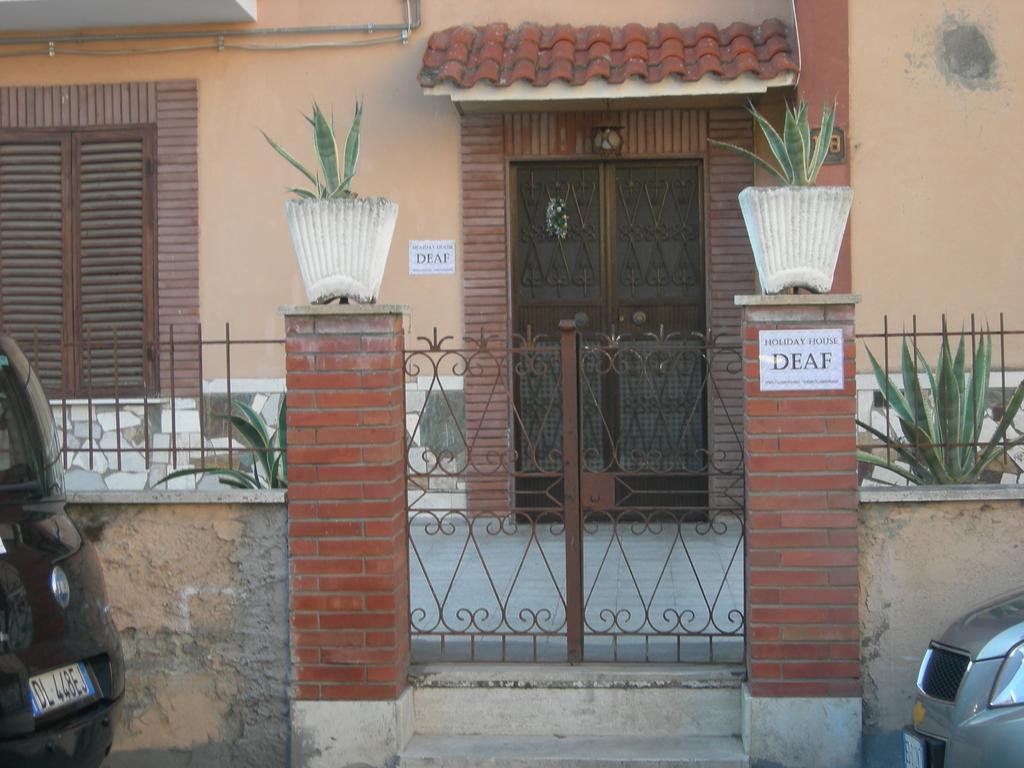 Vacanze Deaf Rome Buitenkant foto